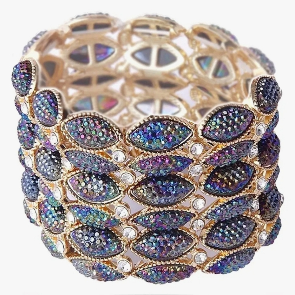 NWOT - YouBella Gold Tone And Crystal Stones Stretch Bracelet